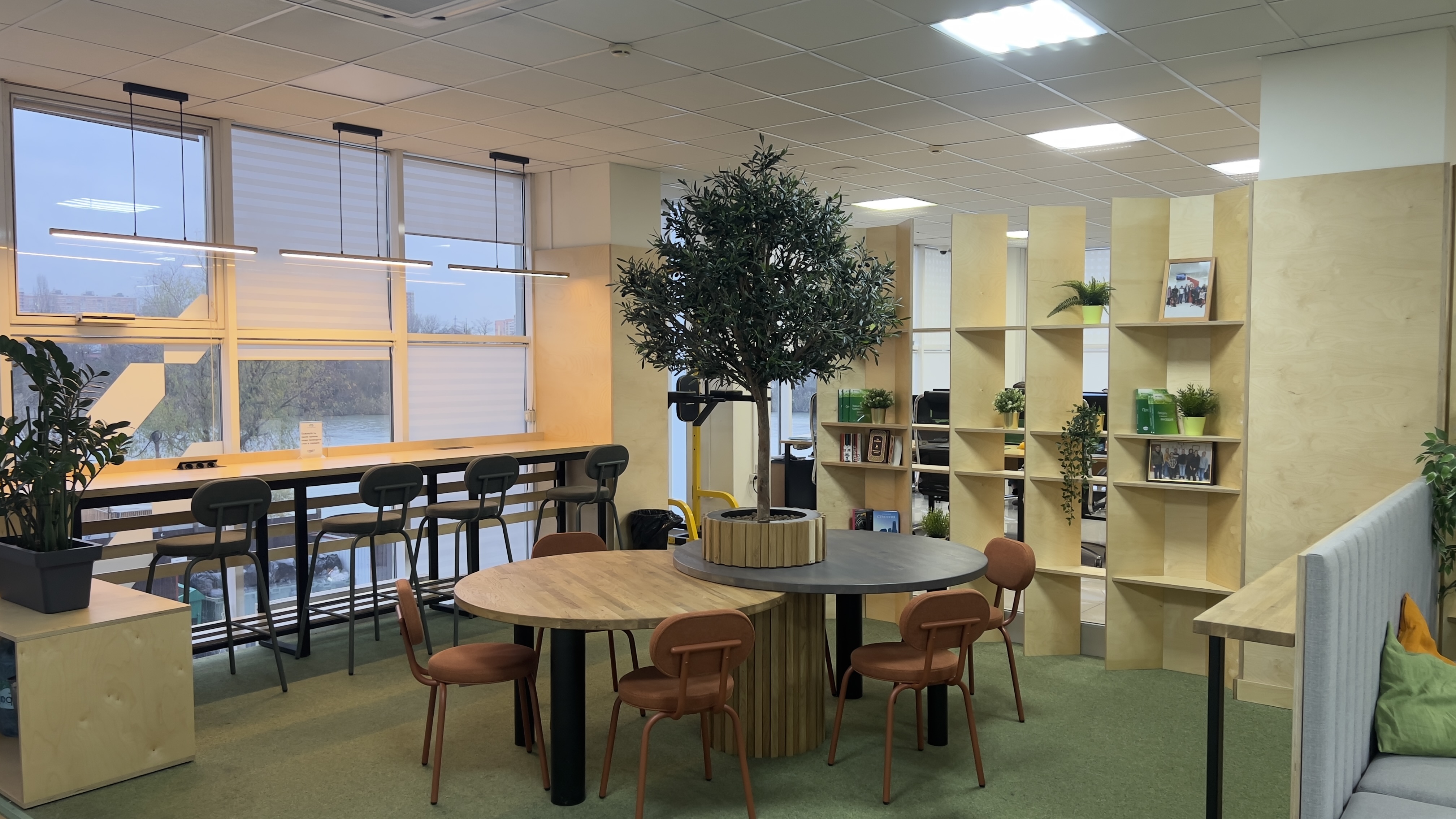 Посмотреть наш коворкинг - видео портала Мой Бизнес Краснодар